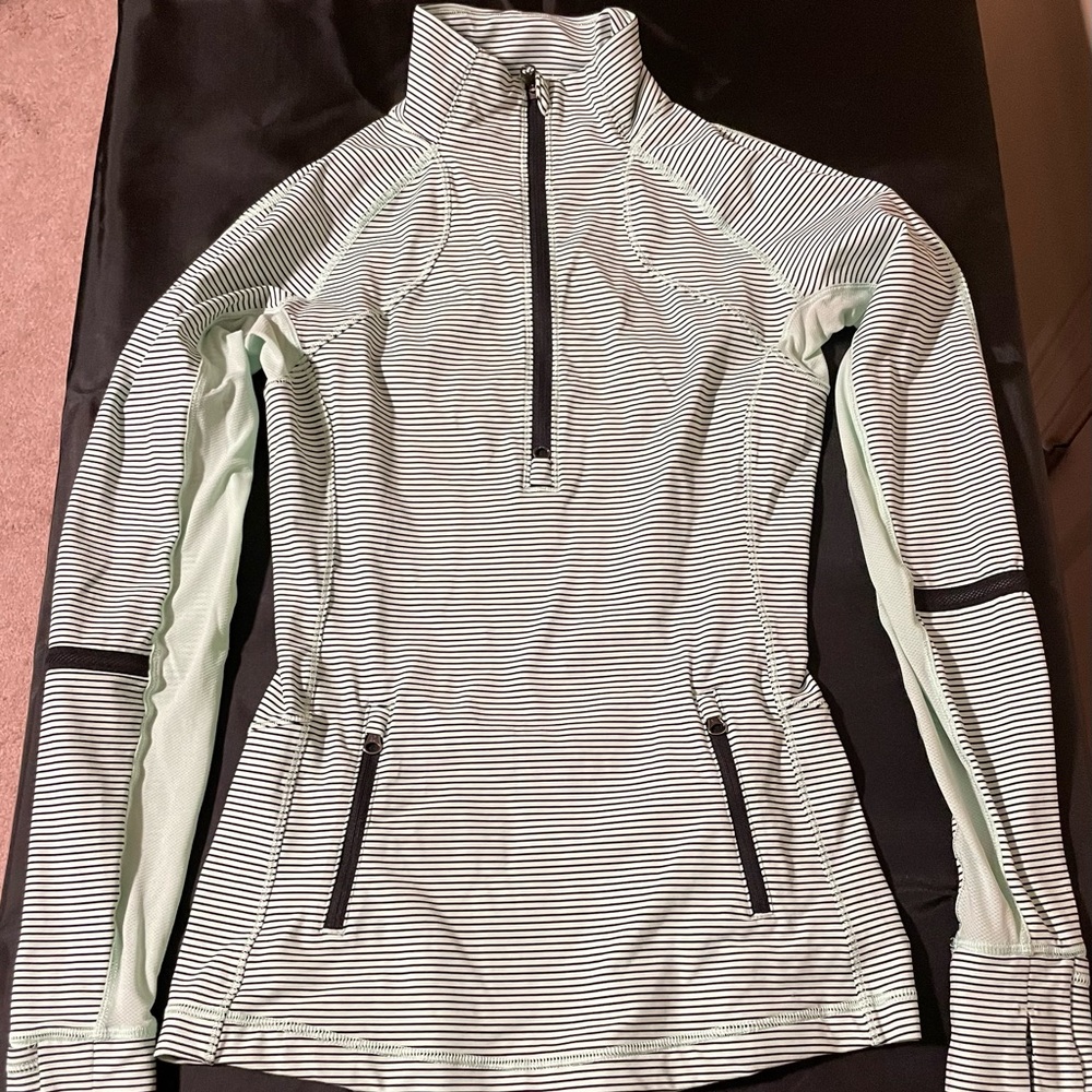 Lululemon Half Zip Track Jacket - Mint and black - Excellent Condition - Size 4
